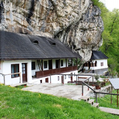 Sfânta Mănăstire Pahomie